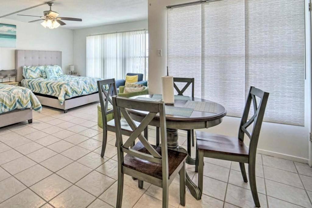 1 Bedroom Studio Near Beach W Pool & Amenities South Padre Island Exterior photo