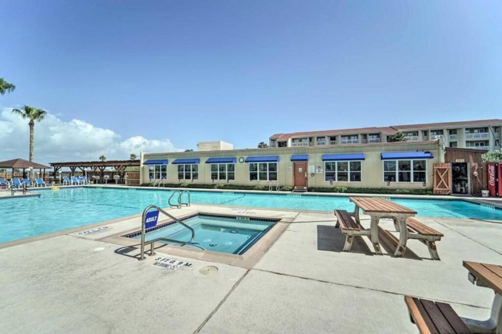 1 Bedroom Studio Near Beach W Pool & Amenities South Padre Island Exterior photo